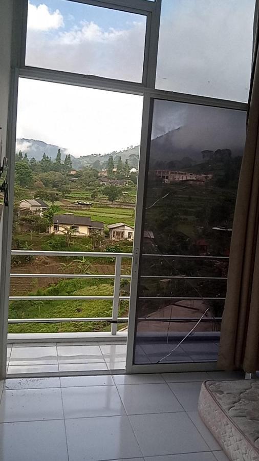 Villa Kaca 88 Cianjur Exteriér fotografie