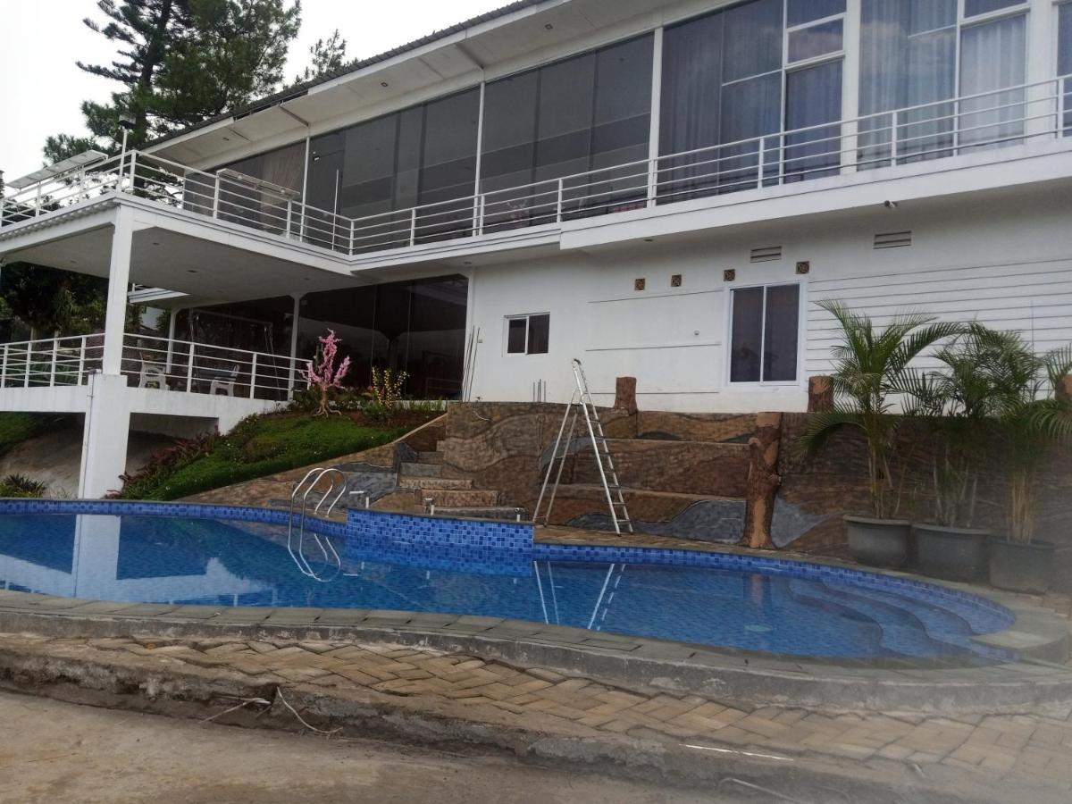 Villa Kaca 88 Cianjur Exteriér fotografie